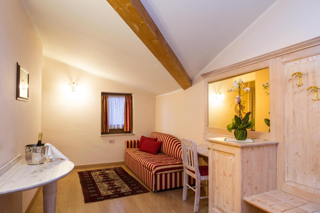 Hotel Al Prato Fiera Di Primiero Bagian luar foto