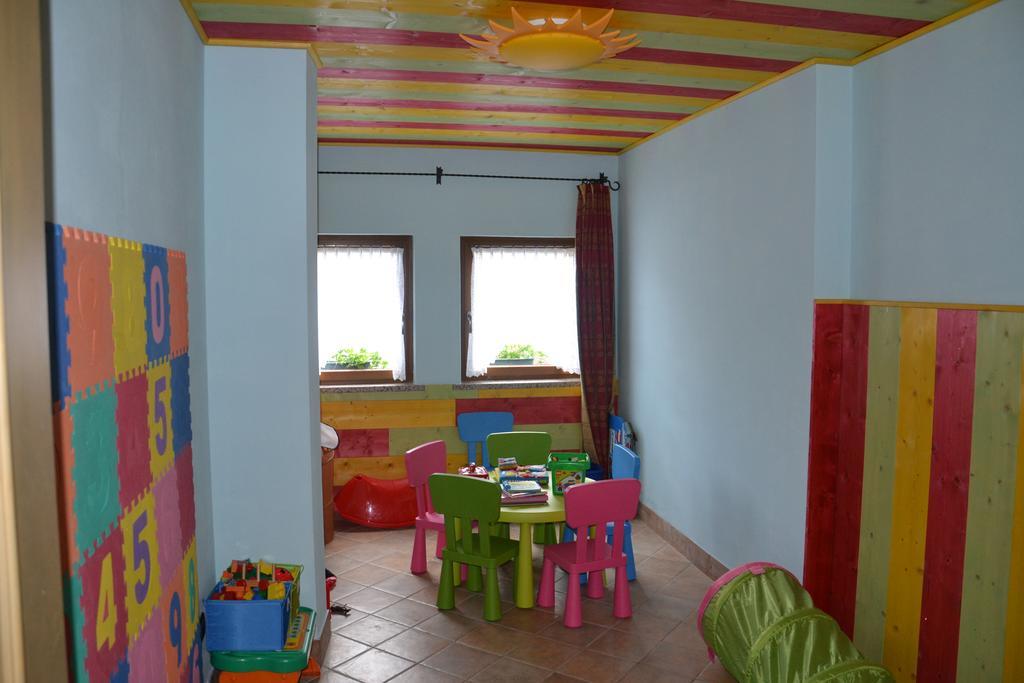 Hotel Al Prato Fiera Di Primiero Bagian luar foto