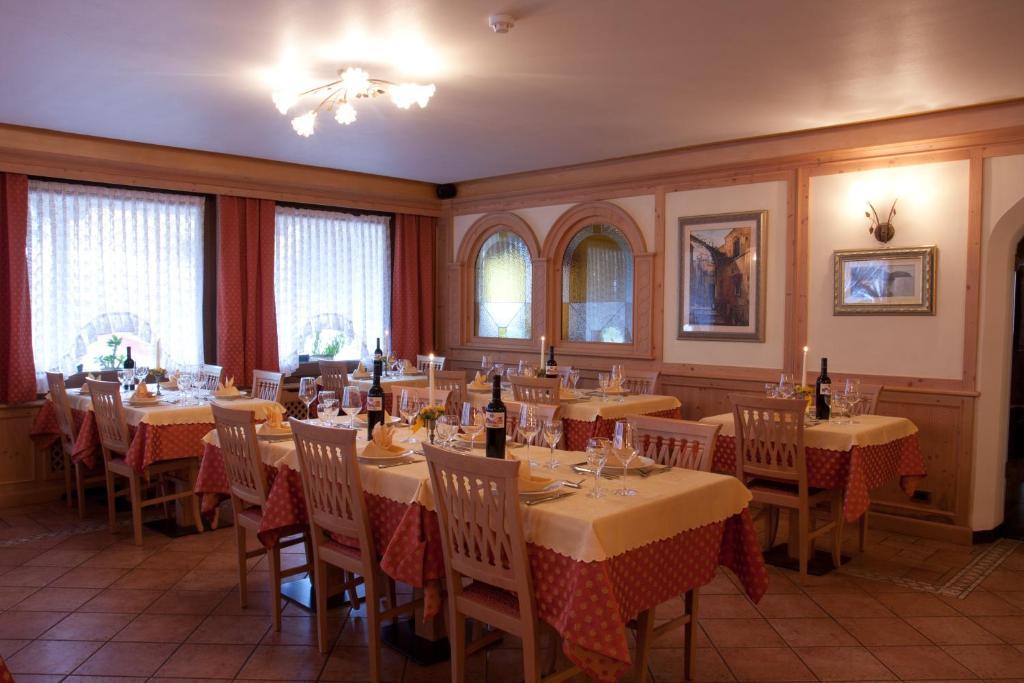 Hotel Al Prato Fiera Di Primiero Bagian luar foto