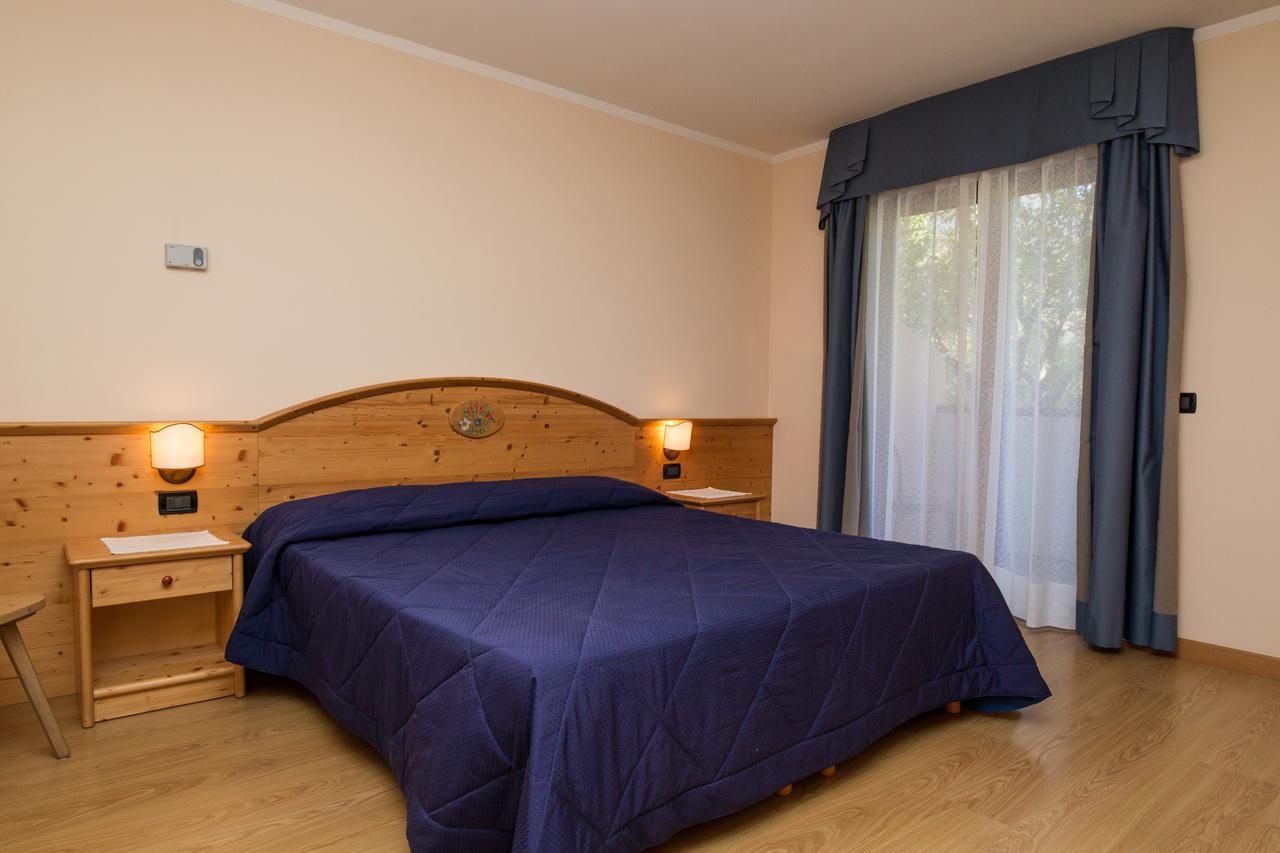 Hotel Al Prato Fiera Di Primiero Bagian luar foto