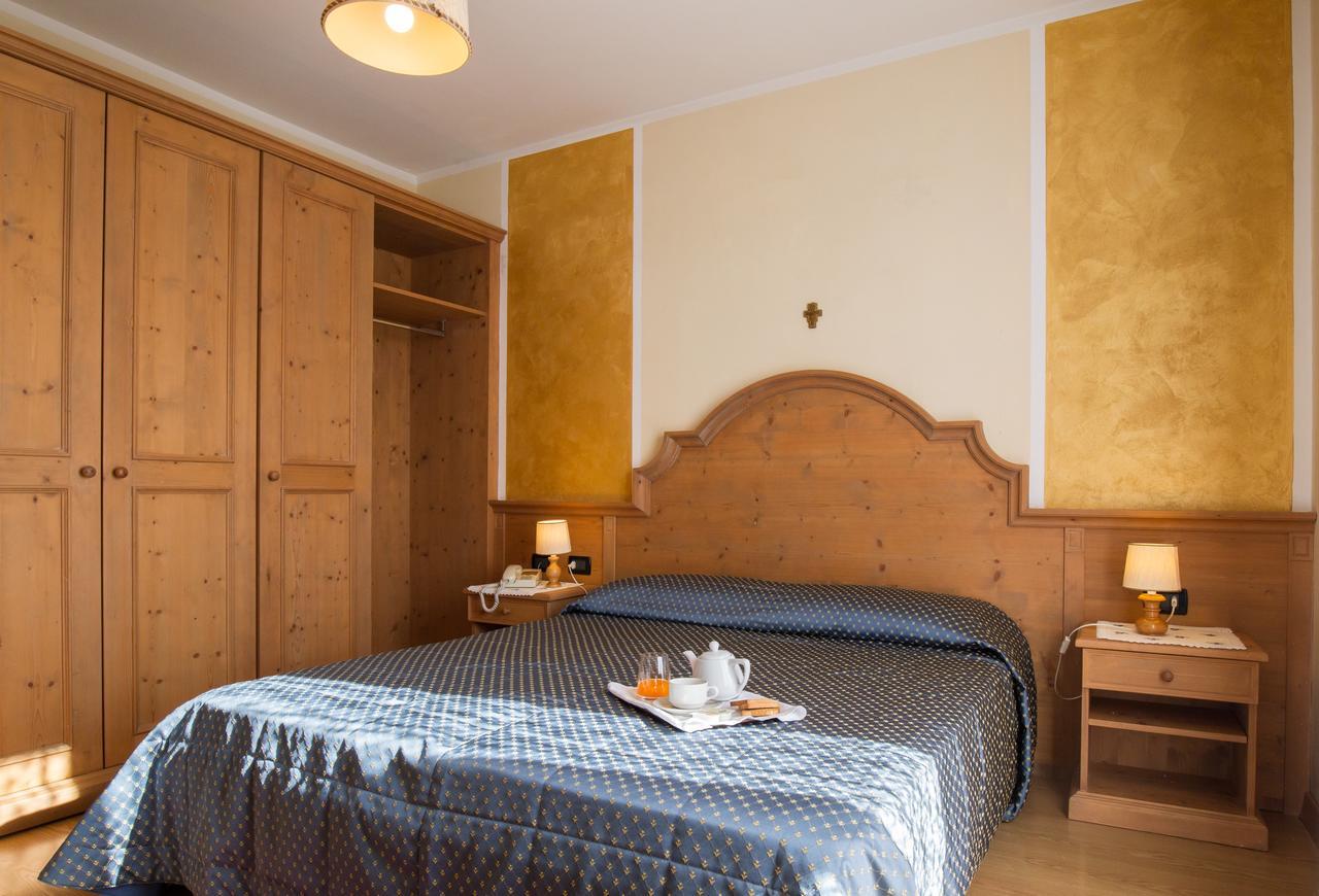 Hotel Al Prato Fiera Di Primiero Bagian luar foto