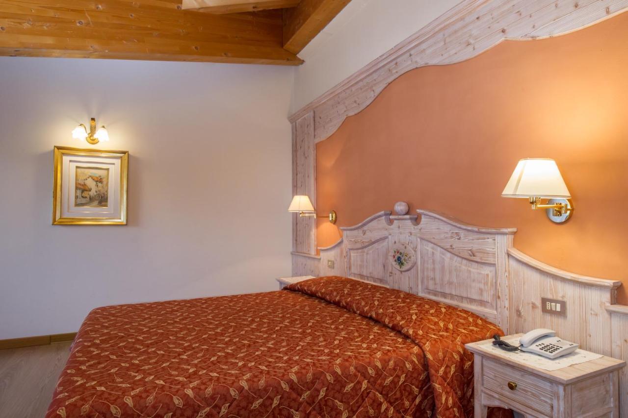 Hotel Al Prato Fiera Di Primiero Bagian luar foto