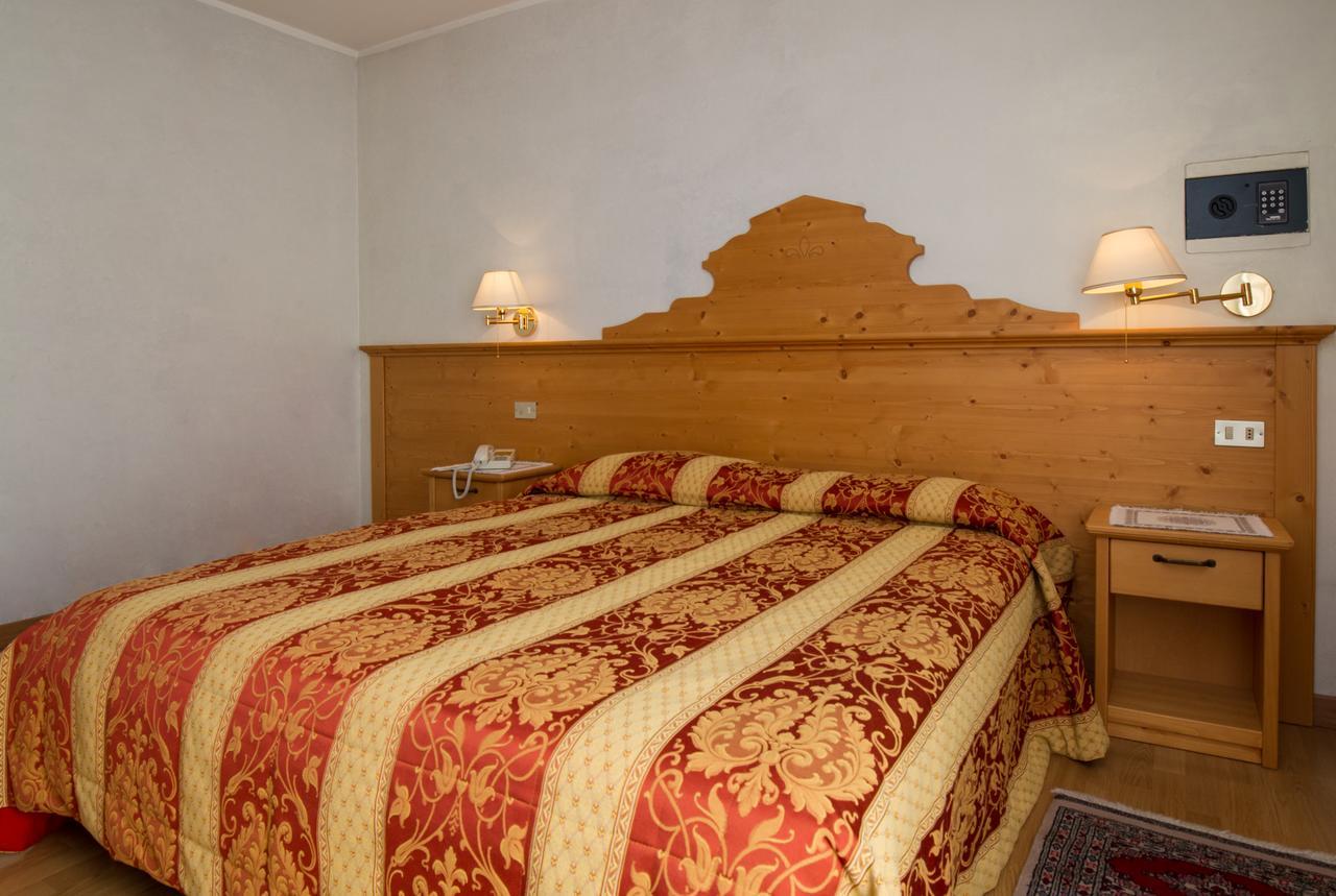 Hotel Al Prato Fiera Di Primiero Bagian luar foto